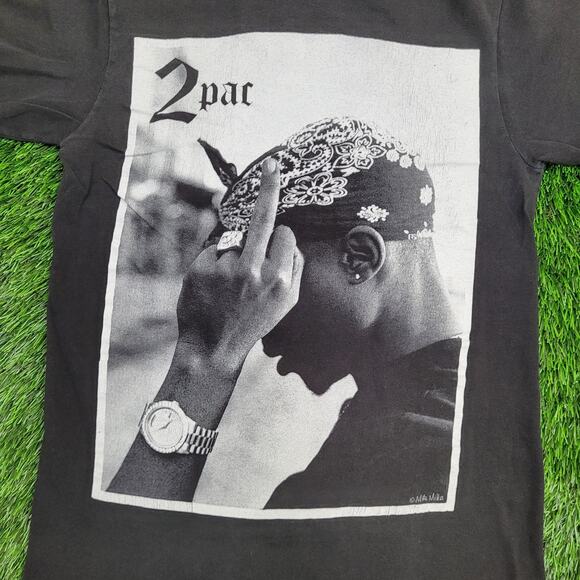 2PAC Tupac-Shakur Shirt Womens Small 17x25 Middle-Finger - Picture 12 of 13